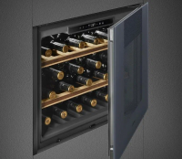 Встраиваемый винный шкаф Smeg CVI121G