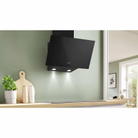 Вытяжка наклонная Bosch DWK63PJ60T, черный/стекло