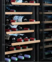 Встраиваемый винный шкаф Climadiff CC28, черный