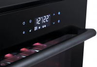 Встраиваемый винный шкаф Temptech SOMZ45SB, черный
