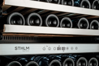 Встраиваемый винный шкаф Temptech STX60DRB, черный