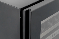 Встраиваемый винный шкаф Temptech STX60DRB, черный