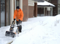 Снегоуборщик Daewoo DAST 2600E, электрический 2.6кВт