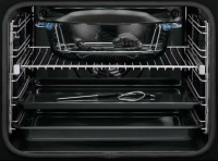 Духовой шкаф с паром Electrolux KOCBP39WX SteamCrisp, термощуп, телескопы, черный/нержавеющая сталь (Италия)