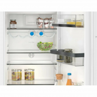Холодильник встраиваемый Bosch KIL82SDD0, No Frost, морозильная камера внутри, белый
