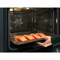 Духовой шкаф с паром Electrolux EOB8S39H SteamBoost, черный, термощуп, телескопы (Германия)