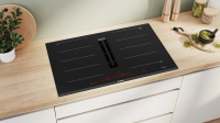 Индукционная варочная панель со встроенной вытяжкой Bosch PXX895D66E, черный