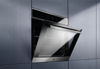 Духовой шкаф Электрический Electrolux EOC8P39WX, черный/нержавеющая сталь
