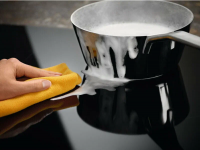 Варочная панель индукционная Electrolux CIR60430, черный