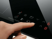 Варочная панель индукционная Electrolux CIR60430, черный