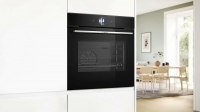 Электрический духовой шкаф с паром Bosch HRG7361B1, черный