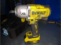 Аккумуляторный гайковерт DeWALT DCF899P2 18В ЗУ, 2 АКБ 5АЧ, Кейс