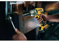 Аккумуляторный гайковерт DeWALT DCF899P2 18В ЗУ, 2 АКБ 5АЧ, Кейс
