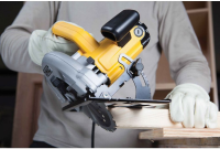 Циркулярная пила DeWalt DWE560-QS, 1350Вт (ручная)