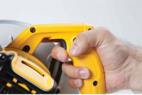 Циркулярная пила DeWalt DWE560-QS, 1350Вт (ручная)