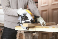 Циркулярная пила DeWalt DWE560K, 1350Вт (ручная) (6687415)